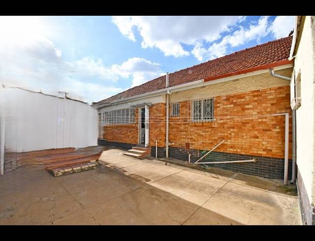 3 BEDROOM HOUSE TO LET IN SYDENHAM